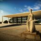 Escultura A Justiça obra de Alfredo Ceschiatti de 1961 diante do STF Supremo Tribunal Federal - sede do Poder Judiciário